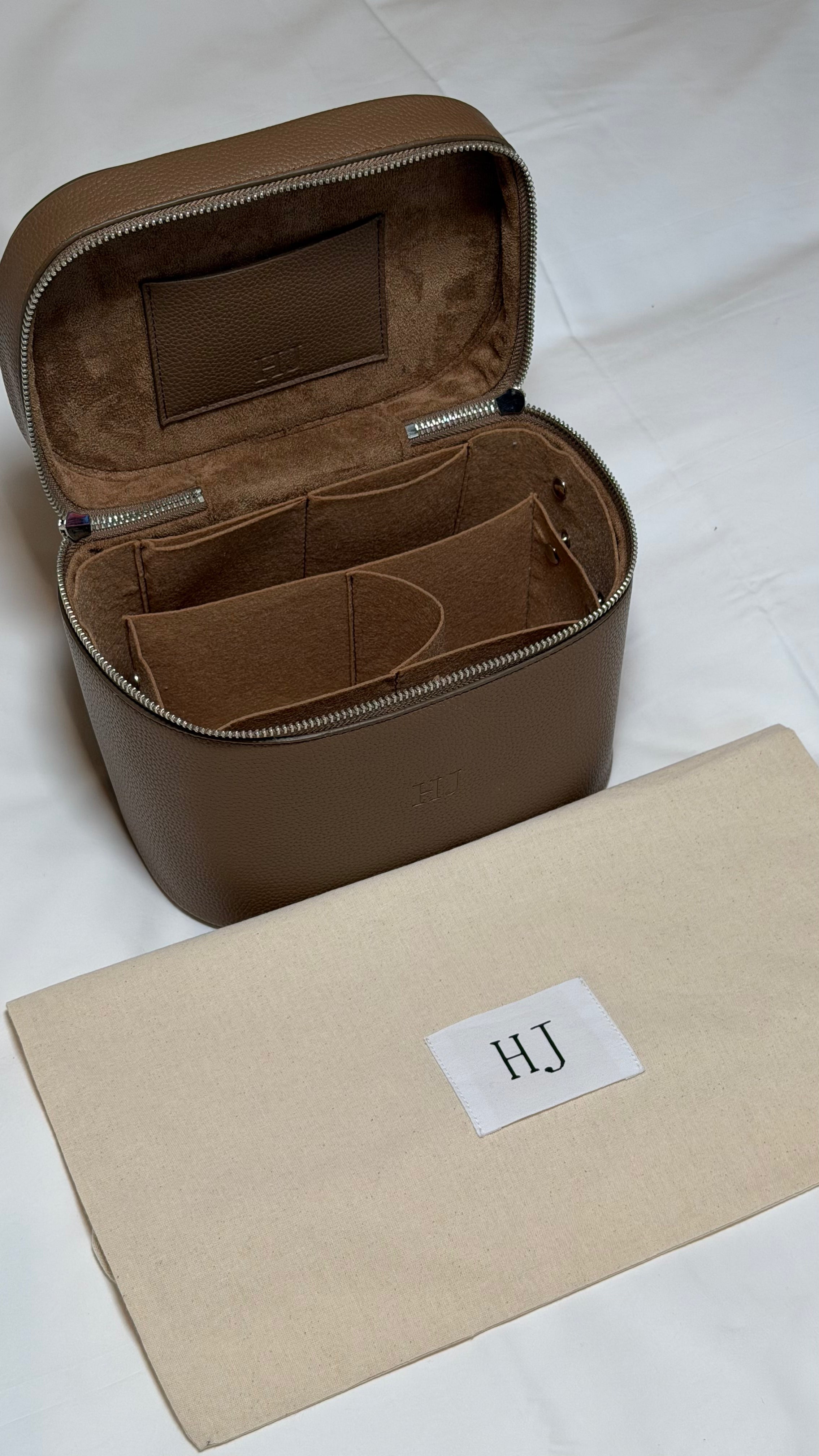 HJ BEAUTY CASE